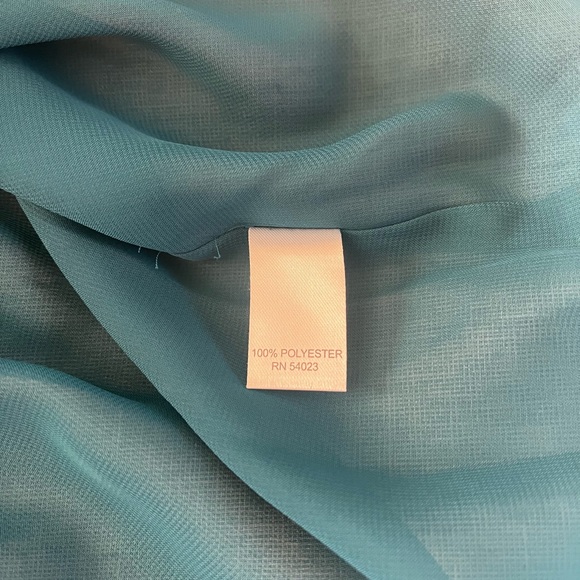 Sleeveless Dress with button front and ruffle neck TAGS ON - Picture 5 of 7